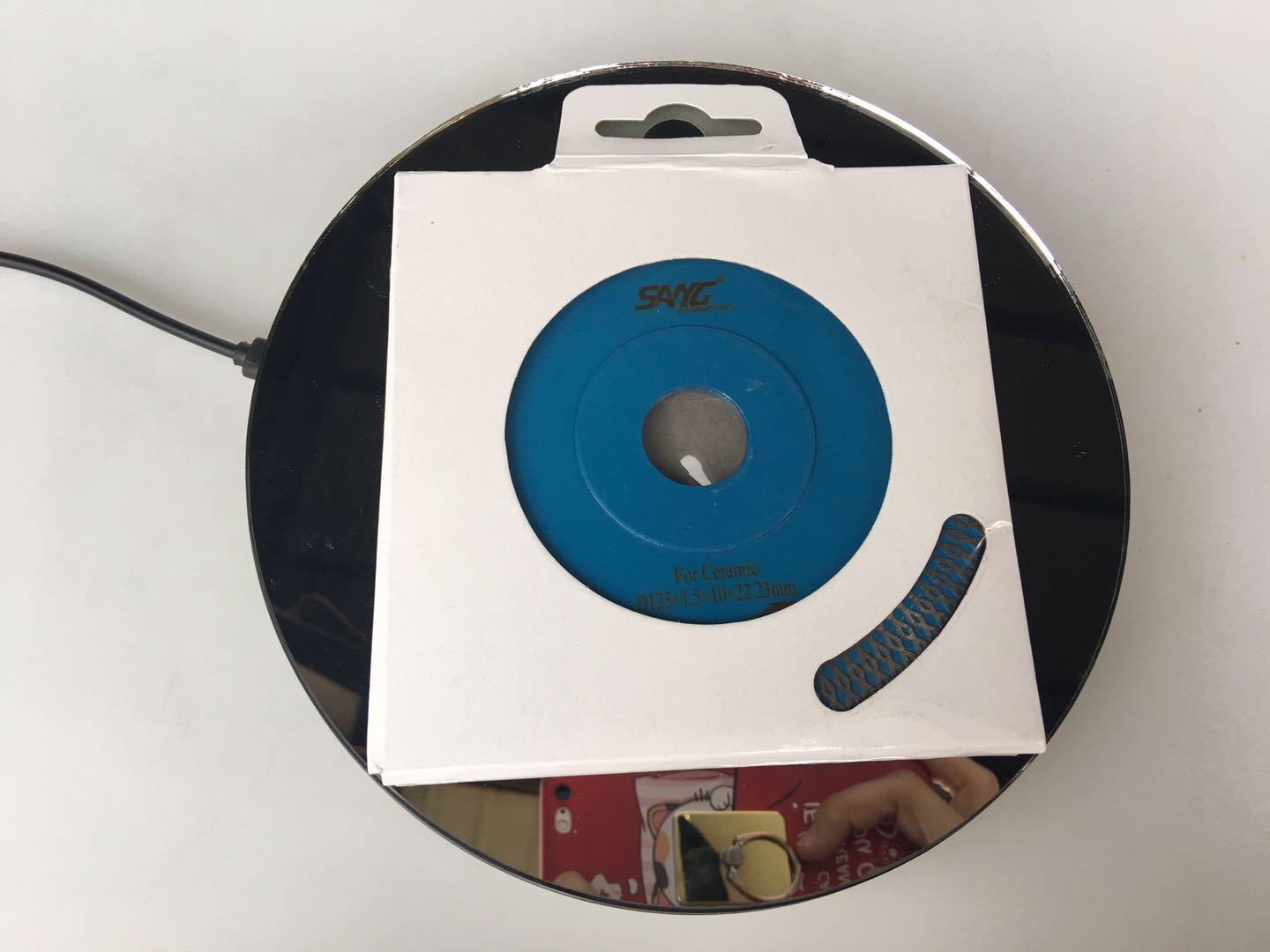 showing of porcelain blade