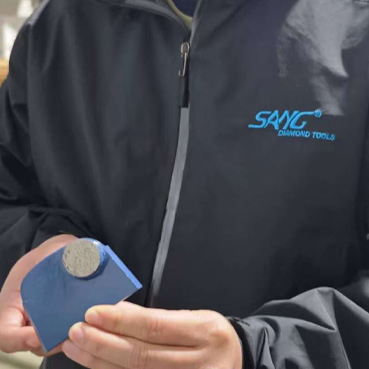 El rectificado de alta eficiencia comienza con zapatas de rectificado de diamante de calidad superior