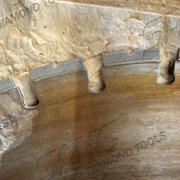 Caso práctico de cliente | Hojas de sierra de muro segmentadas ARIX en forma de V soldadas por láser de 800 mm a 1400 mm de SANG en el mercado europeo